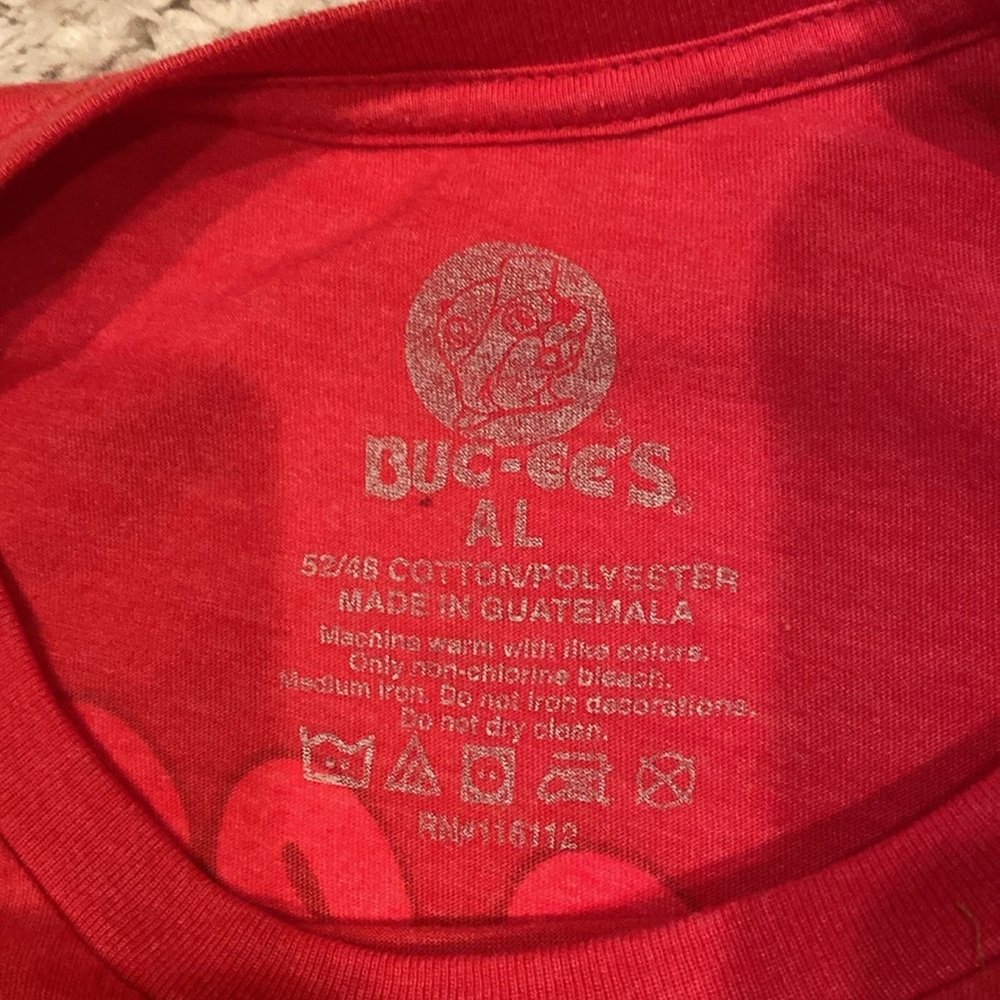 Buc-Ee’s re Tennessee T shirt, adult L, red with logo - Picture 2 of 4